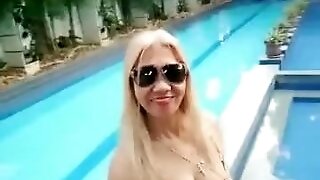 BUSTY BLONDE FIT MATURE