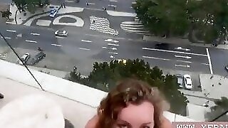Sex auf dem Balkon mit dieser sexy Deutsche Schlampe