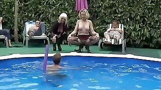 Old blonde fucked on turkeys bobvideosx