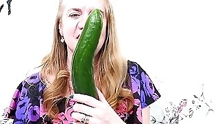 EuropeMaturE Horny Mature with Cucumber and Toys
