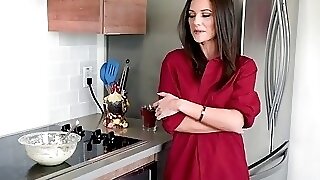 Experienced mature babe sucks dick and fucks in the kitchen