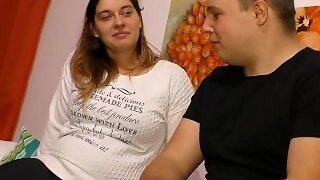 Deutschland Report - Chubby Mature Makes A Sex Movie With Her Neighbour